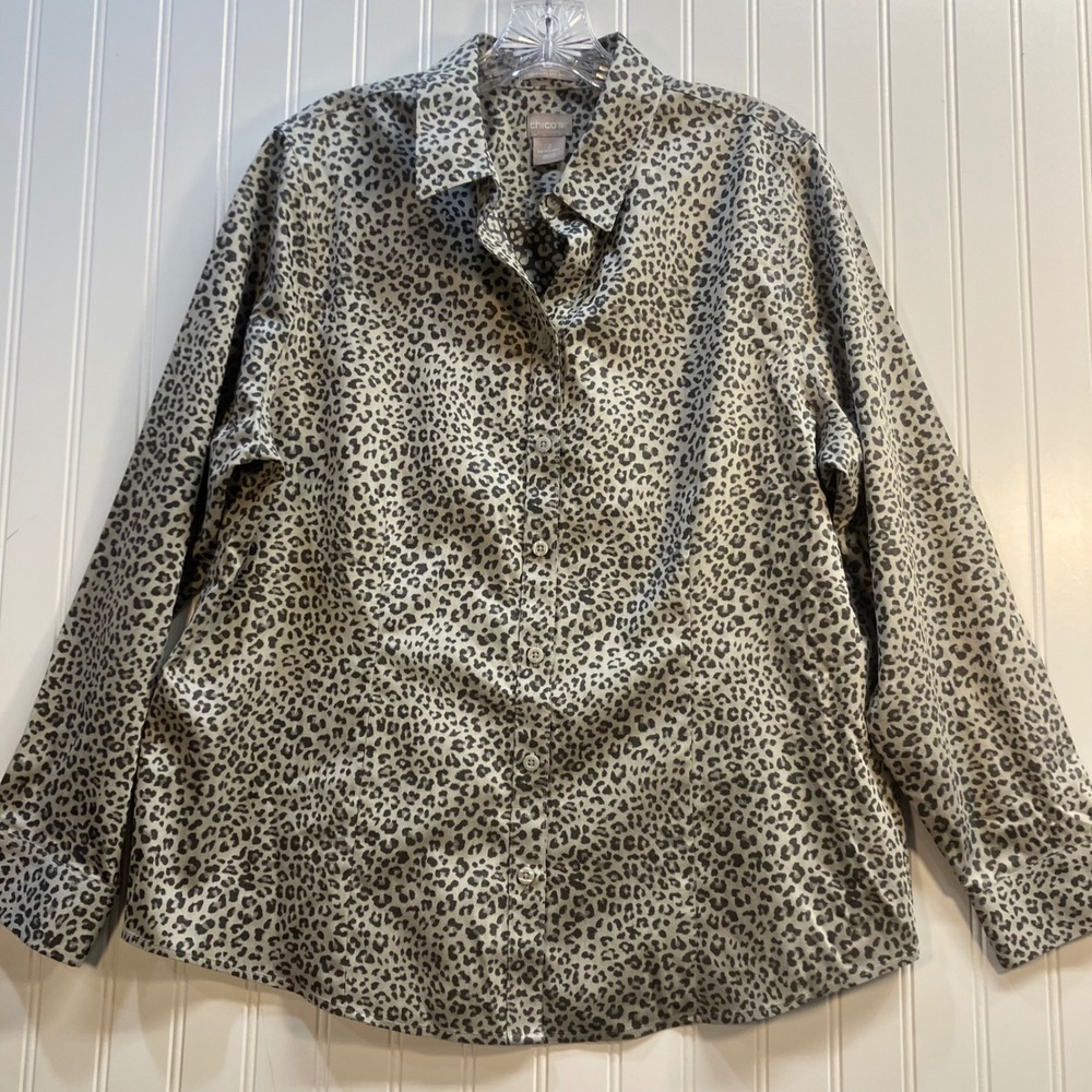 Chicos No-Iron Coolmax All Season  Leopard Print Button Down Shirt SZ 2 L 12/14 - Picture 2 of 11